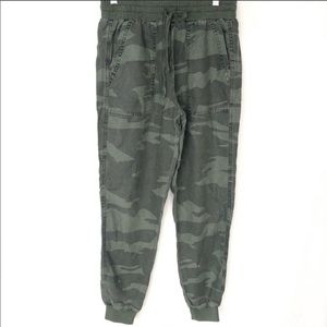 Splendid Camo Joggers Large